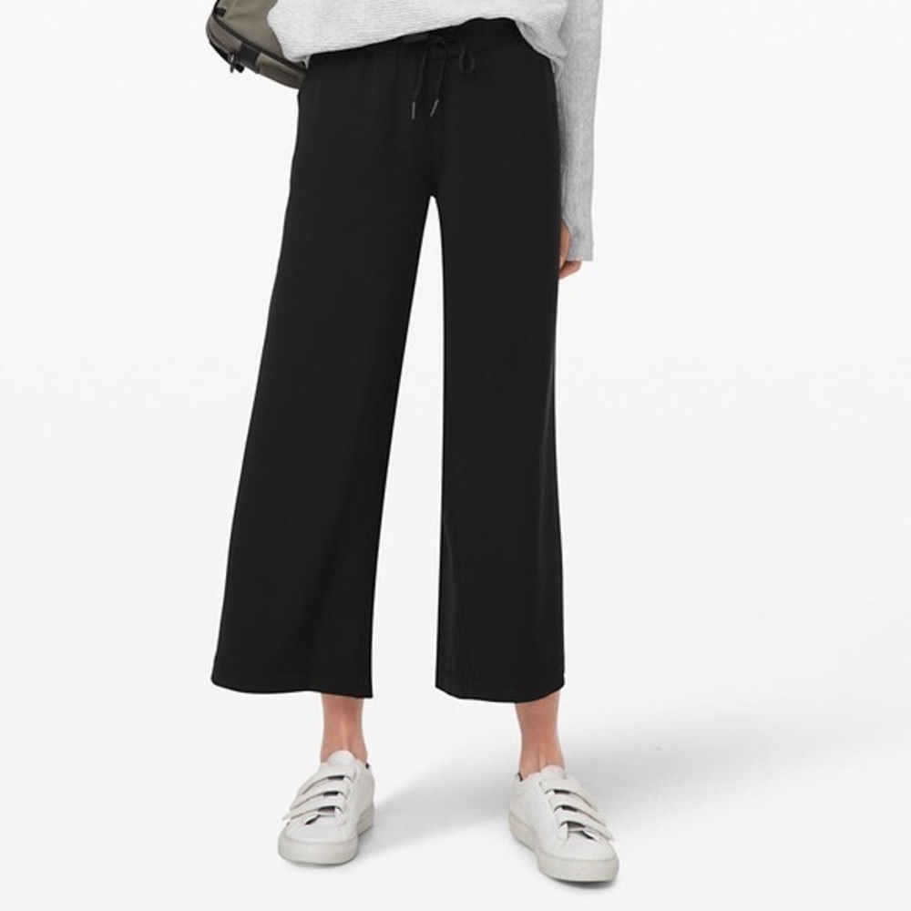 Lululemon on the fly cropped wide leg